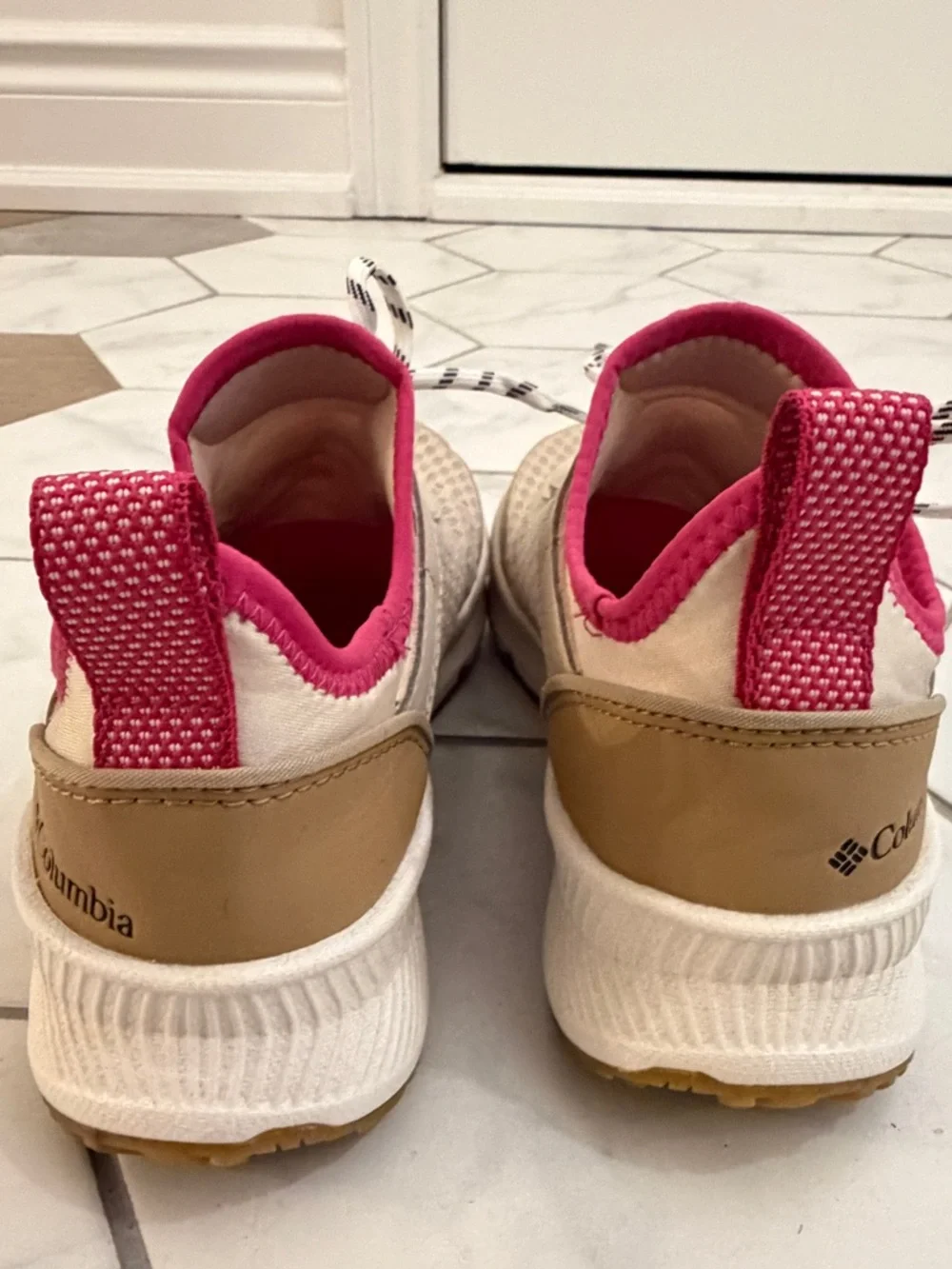 Columbia Beige and Pink Mesh water shoe - Picture 3 of 5